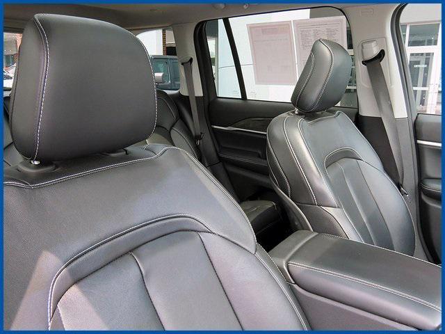 Photo of 2022 Bright White Clearcoat Jeep Grand Cherokee