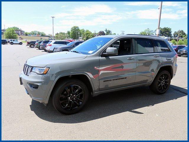 Photo of 2022 Sting-Gray Clearcoat Jeep Grand Cherokee