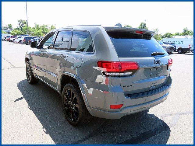 Photo of 2022 Sting-Gray Clearcoat Jeep Grand Cherokee
