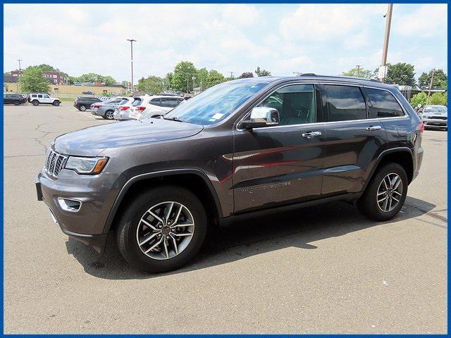 Photo of 2021 Granite Crystal Metallic Clearcoat Jeep Grand Cherokee