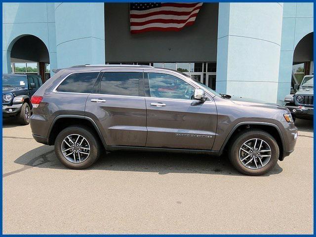 Photo of 2021 Granite Crystal Metallic Clearcoat Jeep Grand Cherokee