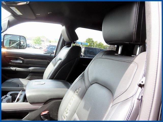 Photo of 2021 Diamond Black Crystal Pearlcoat RAM 1500