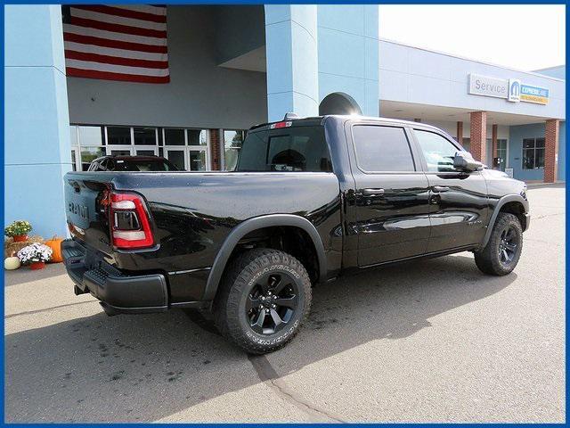 Photo of 2021 Diamond Black Crystal Pearlcoat RAM 1500