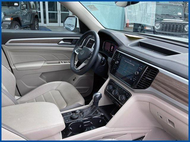 Photo of 2021 Pure White Volkswagen Atlas
