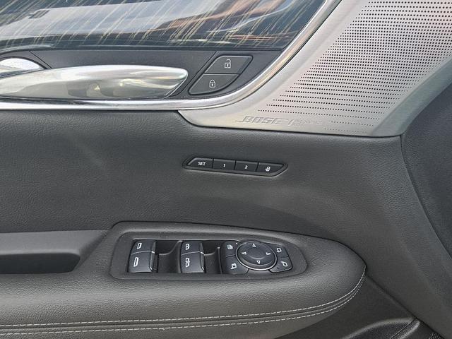 Photo of 2023 Crystal White Tricoat Cadillac XT6