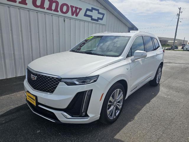 Photo of 2023 Crystal White Tricoat Cadillac XT6