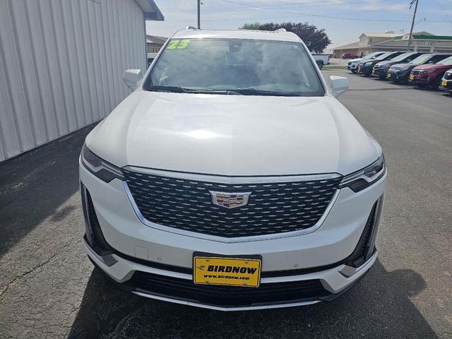 Photo of 2023 Crystal White Tricoat Cadillac XT6