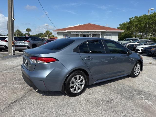 Photo of 2025 Celestite Toyota Corolla