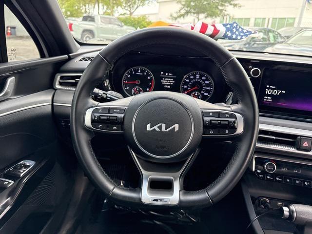 Photo of 2024 Glacial White Pearl Kia K5