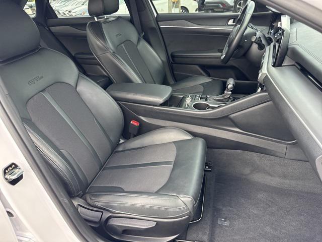 Photo of 2024 Glacial White Pearl Kia K5