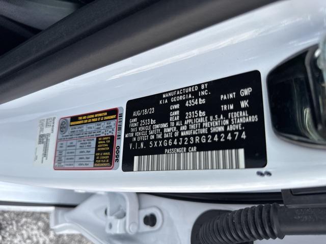Photo of 2024 Glacial White Pearl Kia K5