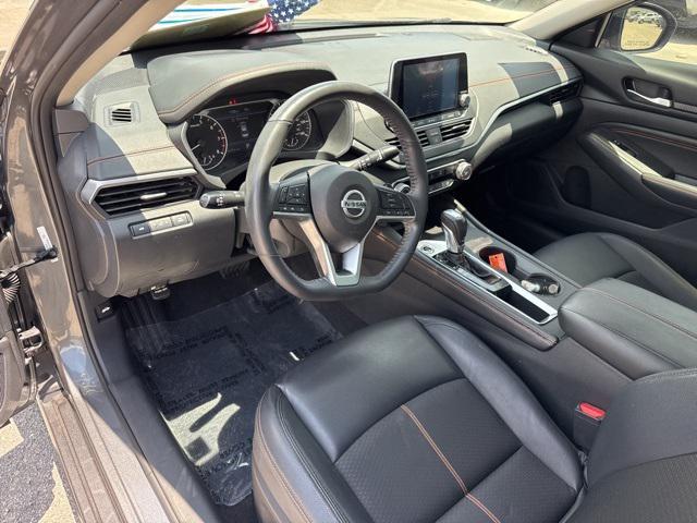 Photo of 2022 Gun Metallic Nissan Altima