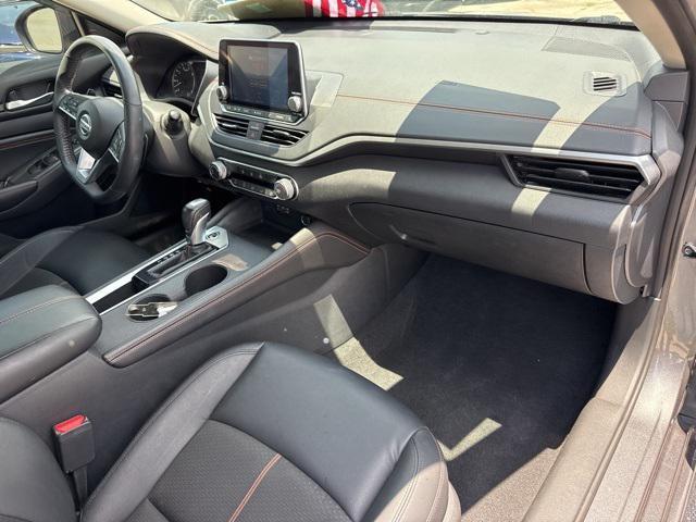 Photo of 2022 Gun Metallic Nissan Altima