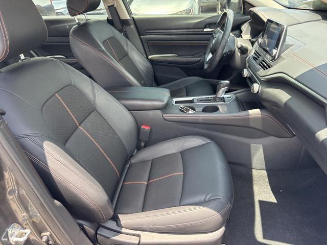 Photo of 2022 Gun Metallic Nissan Altima
