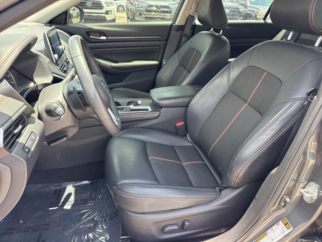 Photo of 2022 Gun Metallic Nissan Altima