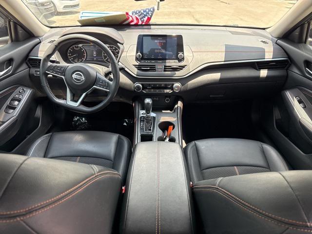 Photo of 2022 Gun Metallic Nissan Altima