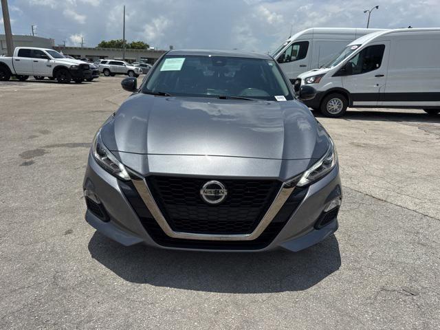 Photo of 2022 Gun Metallic Nissan Altima
