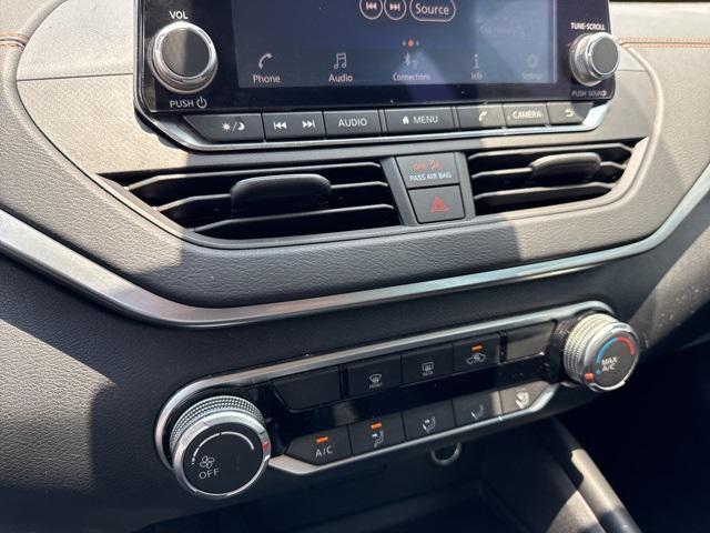 Photo of 2022 Gun Metallic Nissan Altima