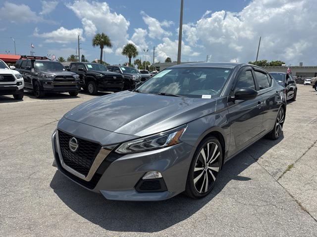 Photo of 2022 Gun Metallic Nissan Altima