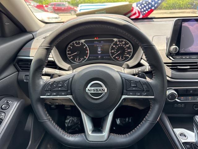 Photo of 2022 Gun Metallic Nissan Altima