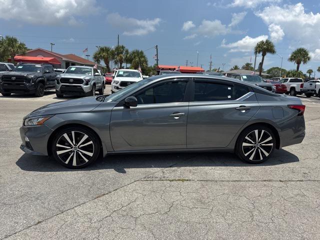 Photo of 2022 Gun Metallic Nissan Altima