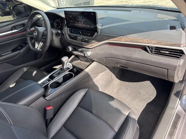 Photo of 2025 Gun Metallic Nissan Altima