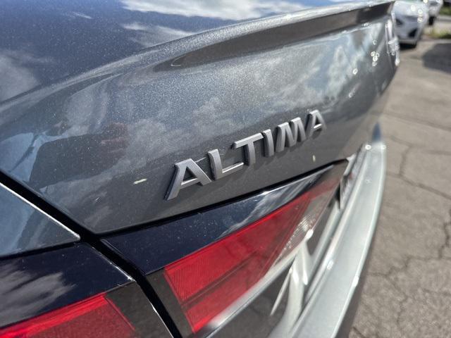 Photo of 2025 Gun Metallic Nissan Altima