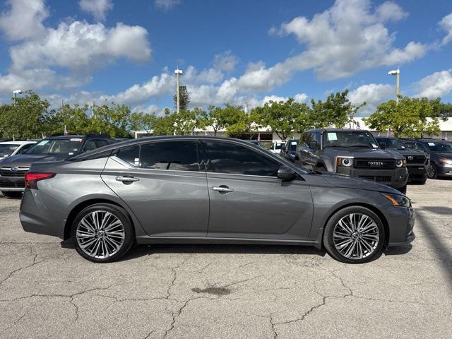 Photo of 2025 Gun Metallic Nissan Altima