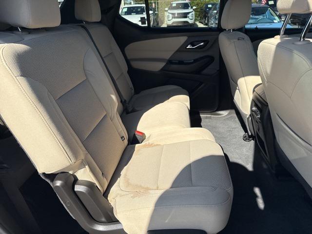 Photo of 2023 Summit White Chevrolet Traverse