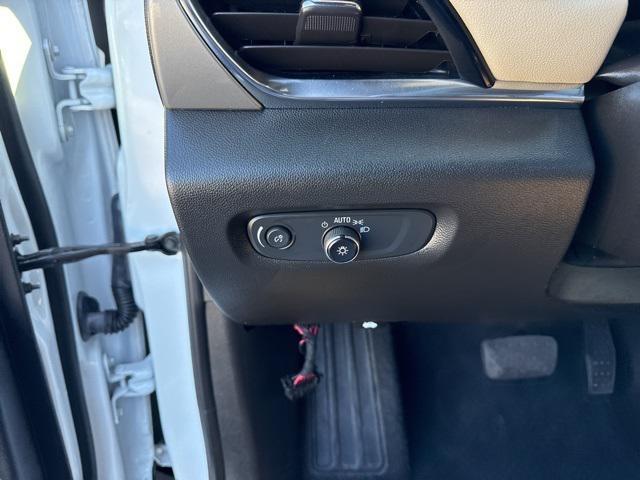 Photo of 2023 Summit White Chevrolet Traverse