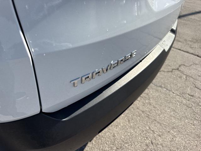 Photo of 2023 Summit White Chevrolet Traverse