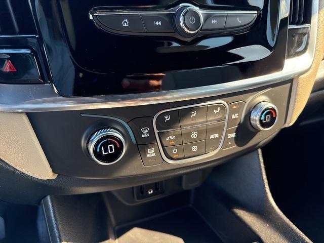 Photo of 2023 Summit White Chevrolet Traverse