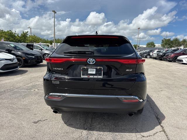 Photo of 2024 Black Toyota Venza