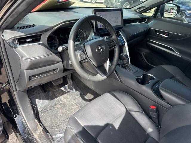 Photo of 2024 Black Toyota Venza