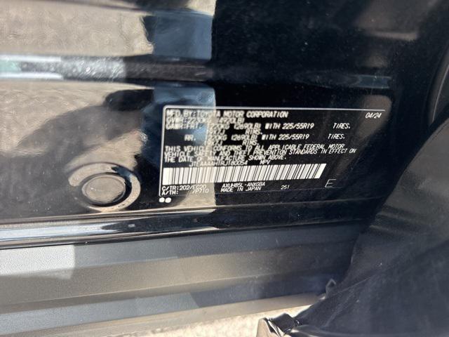 Photo of 2024 Black Toyota Venza