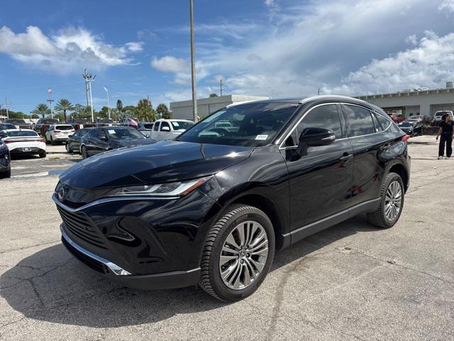 Photo of 2024 Black Toyota Venza