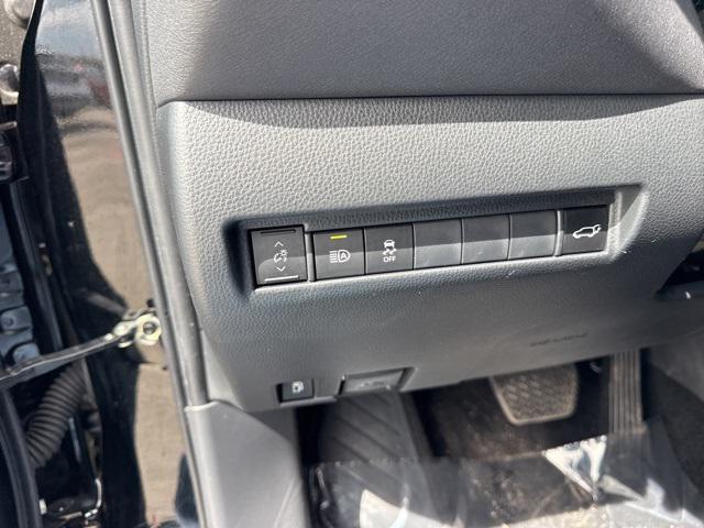 Photo of 2024 Black Toyota Venza