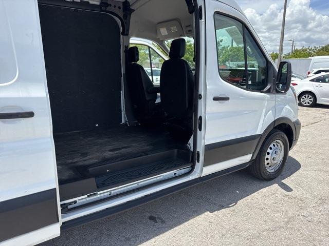 Photo of 2023 Oxford White Ford Transit-250