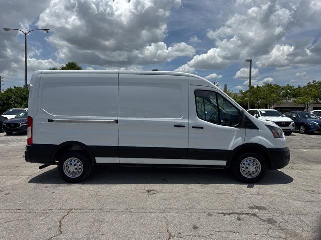 Photo of 2023 Oxford White Ford Transit-250