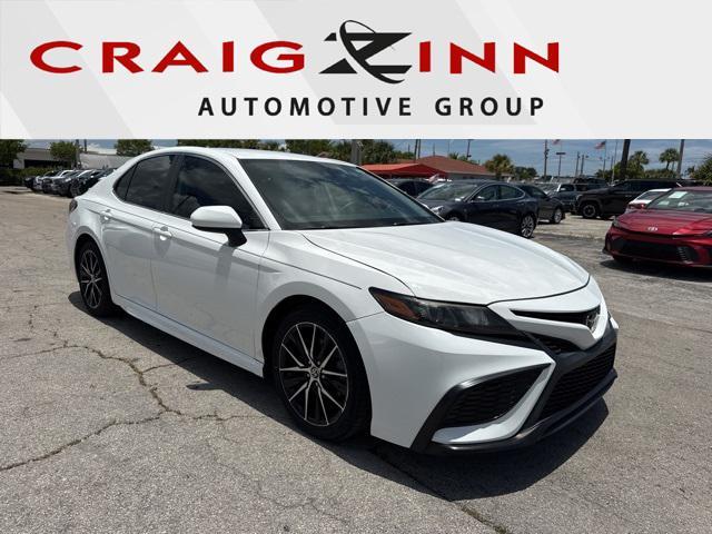 Photo of 2021 Super White Toyota Camry