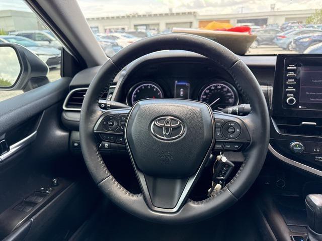 Photo of 2021 Super White Toyota Camry