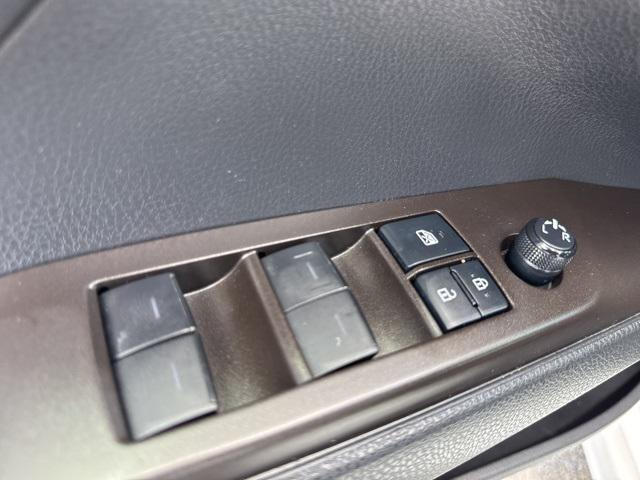 Photo of 2021 Super White Toyota Camry