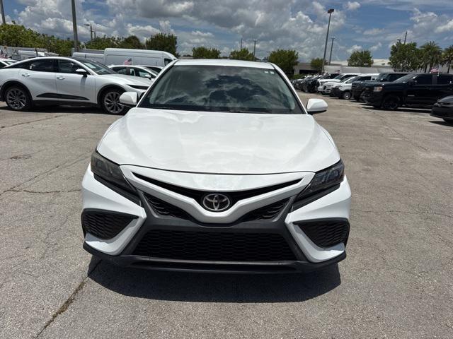 Photo of 2021 Super White Toyota Camry