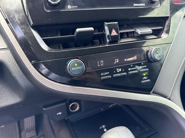 Photo of 2021 Super White Toyota Camry