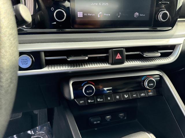 Photo of 2023 Ebony Black Kia K5