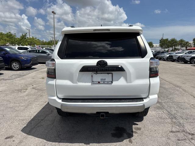 Photo of 2022 White Toyota 4Runner