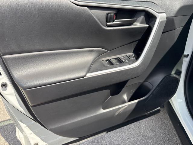 Photo of 2023 Ice Cap Toyota RAV4