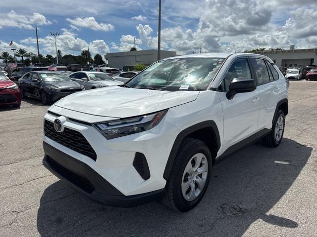 Photo of 2023 Ice Cap Toyota RAV4