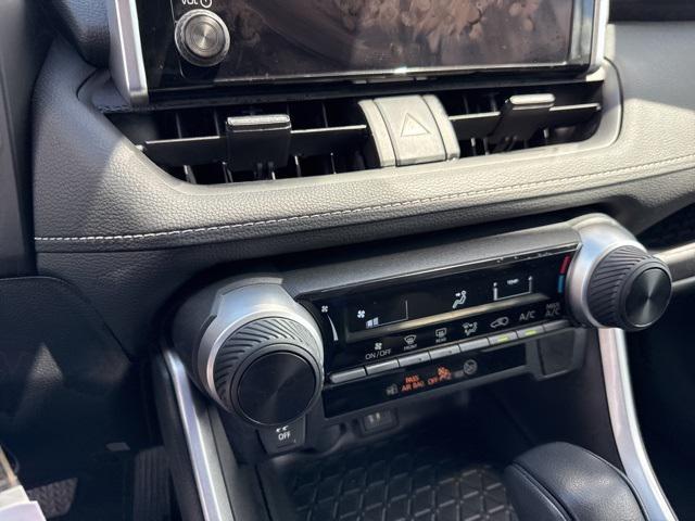 Photo of 2023 Ice Cap Toyota RAV4