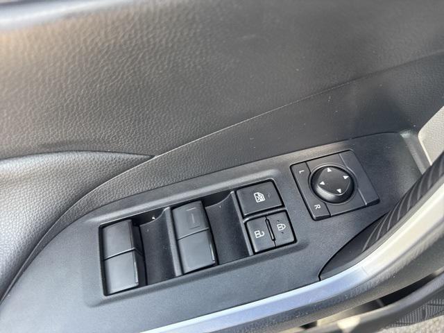 Photo of 2023 Ice Cap Toyota RAV4